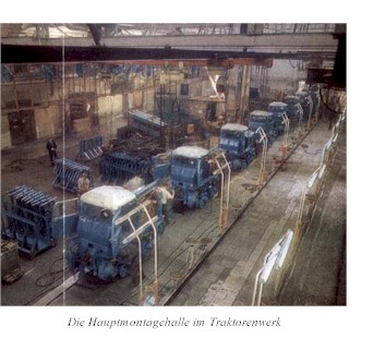 Die Hauptmontagehalle im Traktorenwerk